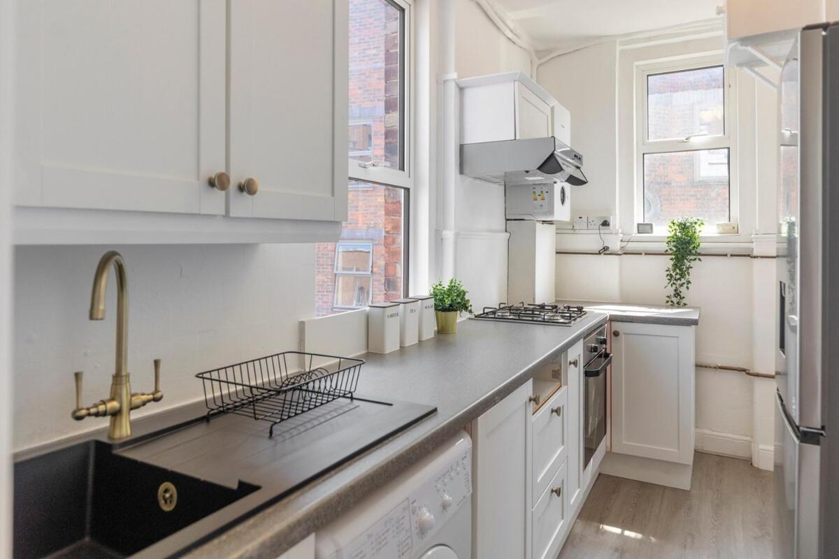 Trendy Gem Next Victoria Station Appartement